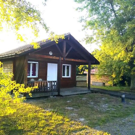 Camping Familial Les Chalets D'Uza Ngoại thất bức ảnh