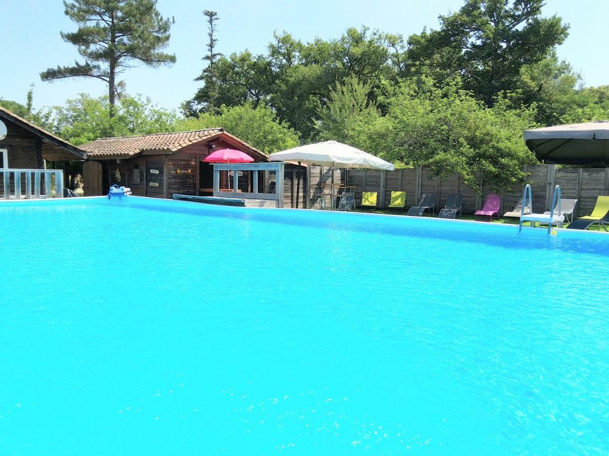 Camping Familial Les Chalets D'Uza Ngoại thất bức ảnh
